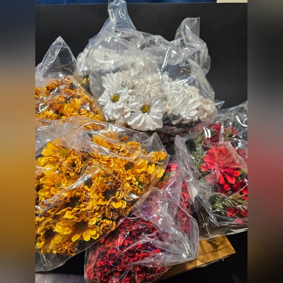 9pack Mum Variety Bouquets - Picture 2 of 14